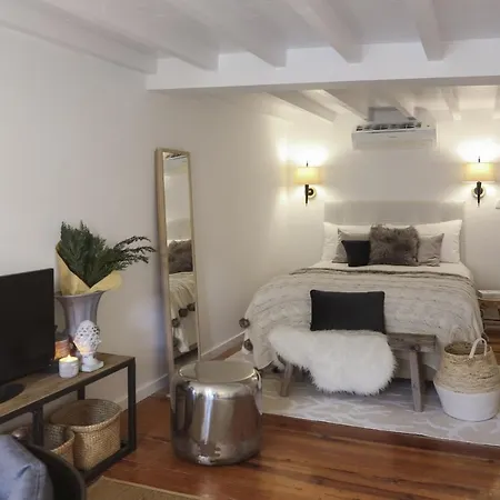 Apartment Chic Urban Retreat At Downtown With Balcony & Views Lisbon