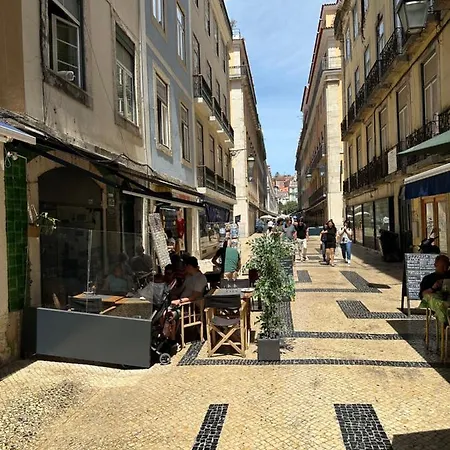 Chic Urban Retreat At Downtown With Balcony & Views, 5th-floor No Lift *