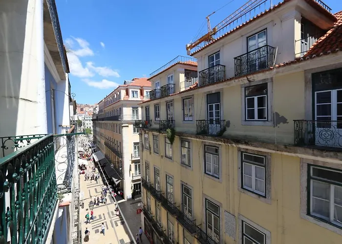 Chic Urban Retreat At Downtown With Balcony & Views, 5th-floor No Lift