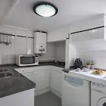 Chic Urban Retreat At Downtown With Balcony & Views, 5th-floor No Lift * Lisboa