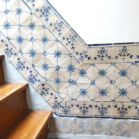 Chic Urban Retreat At Downtown With Balcony & Views, 5th-floor No Lift Lisboa
