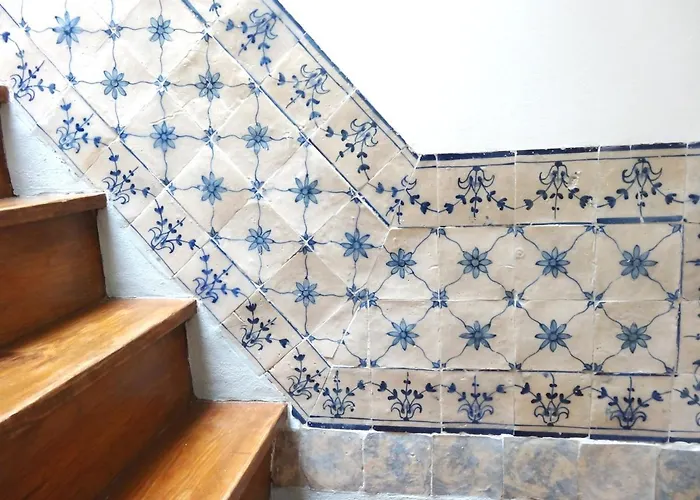 Chic Urban Retreat At Downtown With Balcony & Views, 5th-floor No Lift Lisboa