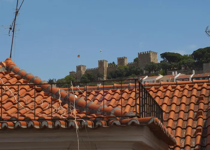 Chic Urban Retreat At Downtown With Balcony & Views, 5th-floor No Lift